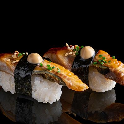 Онигири с угрем в Lucky fish по цене 110 ₽