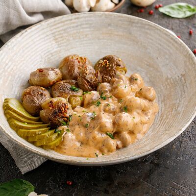 Грибы по-строгановски с мятым картофелем в ЛарисуВаннуХочу по цене 590