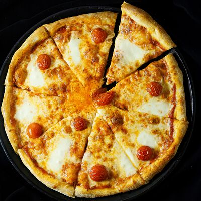 Пицца Маргарита в Temple pizza по цене 590 ₽