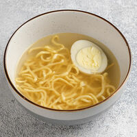 Куриный бульон с лапшой и курицей в Трай