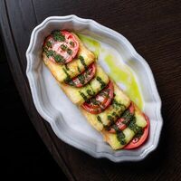 Сулугуни с томатамив Ели Сацебели