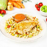 Куриная грудка с пастой Птитим и овощами в У Палыча. С пылу, с жару!