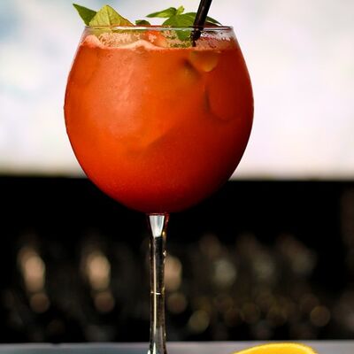 Лимонад домашний Персик-базилик в Luna по цене 1250 ₽