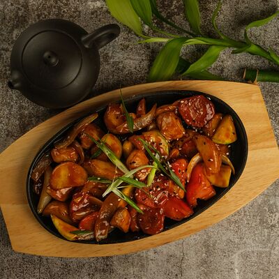 Сковородка с куриными потрошками в Zen по цене 540 ₽