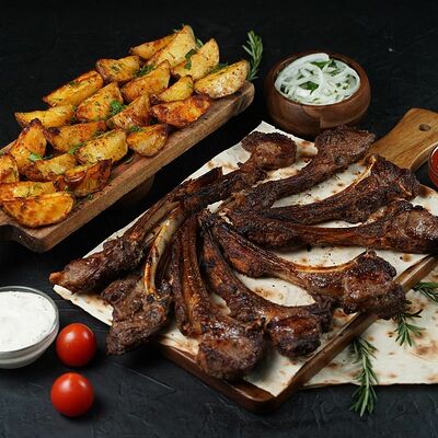 Комбо из каре ягнёнка в Много Мяса по цене 3550 ₽