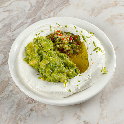 Лабне с мятым авокадо и чесноком конфи в Poly по цене 700 ₽