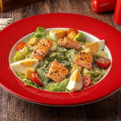 Цезарь с лососем в T.G.I. Friday's по цене 29 р.