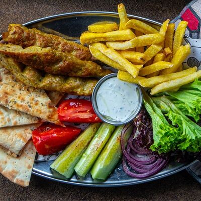 Гирос в Шари Вари Чайхана по цене 735 ₽