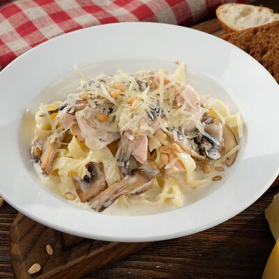 Паста с куриной грудкой в Поль Бейкери по цене 460 ₽