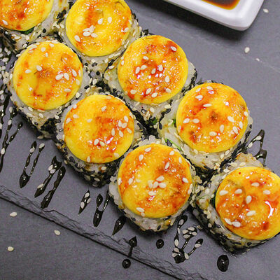 Ролл Нани запечённый в Maiko Sushi Bar по цене 179 ₽