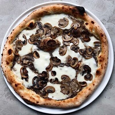 Грибная с трюфелем (28 см) в Tin по цене 940 ₽