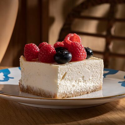 Чизкейк Ягодный в Lali по цене 840 ₽