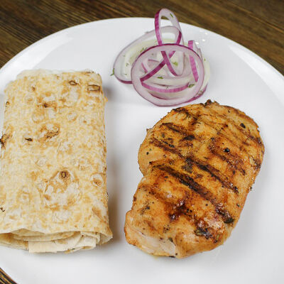 Куриная грудка на мангале в Гриль хаус по цене 290 ₽