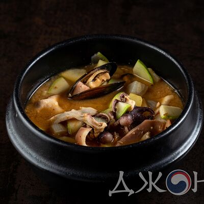 Тендян Тиге с морепродуктами в Джонга по цене 580 ₽