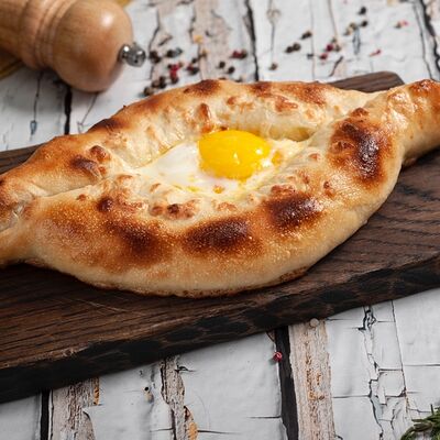 Хачапури по-аджарски в Кроко конди по цене 350 ₽