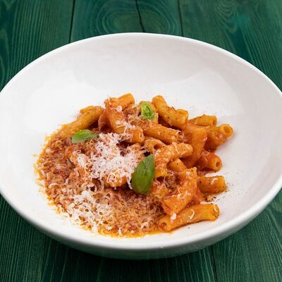 Ригатони аррабиата в Solar Bistro по цене 350 ₽