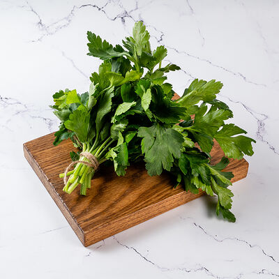 Петрушка свежая в Ресторан Батони по цене 45 ₽