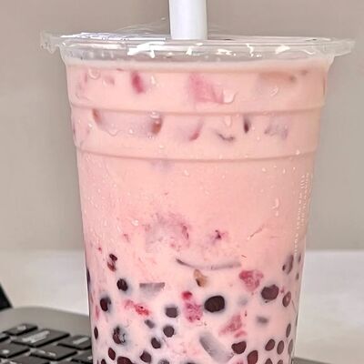 Клубничный Bubble tea в Дунцзы по цене 268 ₽