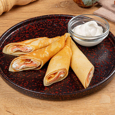 Блинчики с семгой в TeaRoom по цене 518 ₽