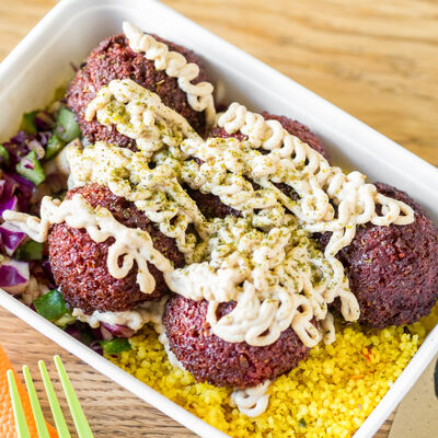 Свекольный фалафель с кускусом в Noot по цене 459 ₽