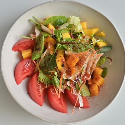 С индейкой в голубом соусе с манго в Bucho по цене 500 ₽