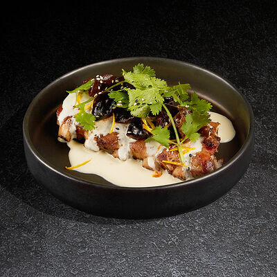 Свиные рёбра с древесными грибами и цитрусовым соусом в Frank by Баста по цене 890 ₽