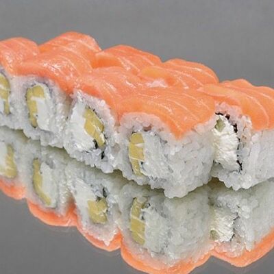 Ролл Филадельфия с манго в ХО по цене 760 ₽