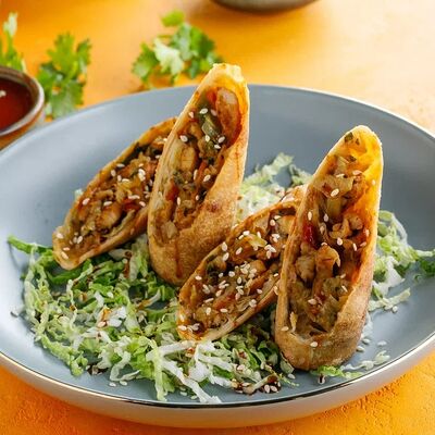 Спринг-ролл с курицей в Маймун по цене 390