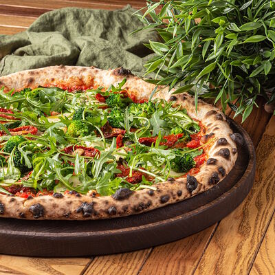 Пицца с брокколи и кабачками в Сыроварня по цене 590