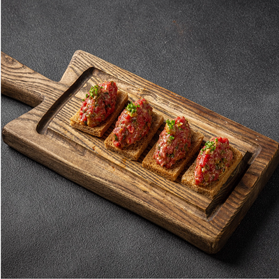 Тартар говядина, фуагра, медовый хлеб, горчичный майо в Tehnikum по цене 830 ₽