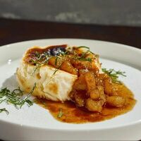 Чизкейк с дорблю и грушевым конфи в Гастробар DOM