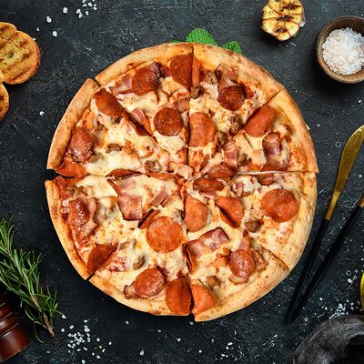 Супер мясная маленькая в Pizza Красти Крабс по цене 850 ₽