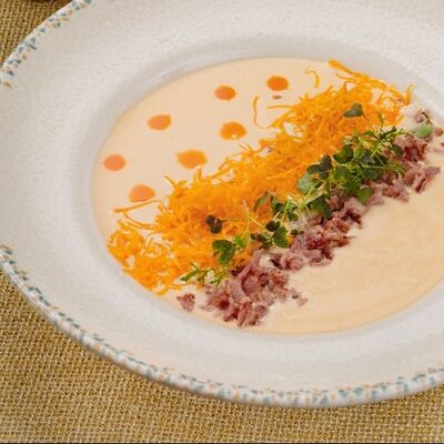 Сырный крем-суп с беконом в Паста Фэмили по цене 580 ₽