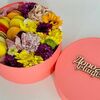 Подарочный бокс с цветами и макарунами для любимого Учителяв Дарите красиво по цене 3199