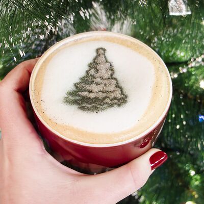 Капучино с Морозной елкой М в CoffeeFact по цене 399 ₽