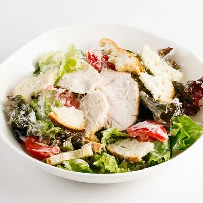 Цезарь с индейкой в Гости по цене 550 ₽