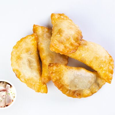 Мини-чебуреки с курицей в Хруст и Пар по цене 230 ₽