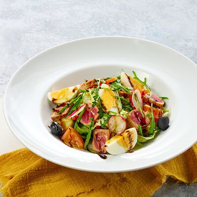 Салат Нисуаз в Чебуречная Брынза по цене 683 ₽