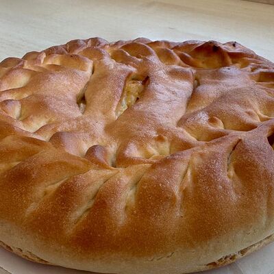 Пирог с курицей и сыром в Едим по цене 520 ₽