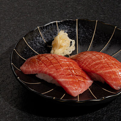 Нигири Тунец Блюфин Торо в Self Edge Japanese по цене 2700 ₽