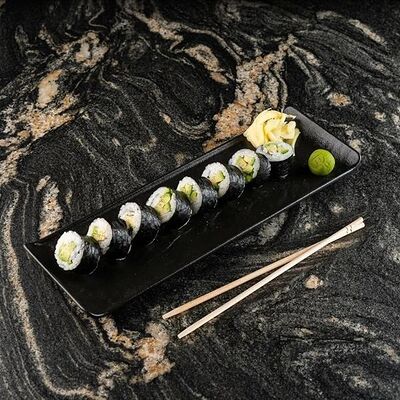 Маки ролл с авокадо в Feromon по цене 390 ₽