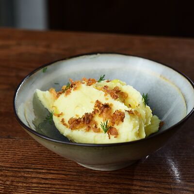 Картофельное пюре с хрустящим лукомв Первый сырный бар Friends по цене 310 ₽