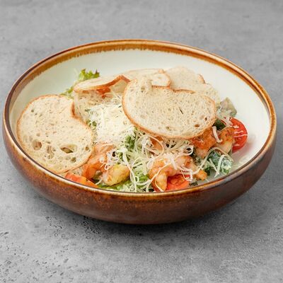 Салат Цезарь с креветкой в Большая рыба по цене 850 ₽