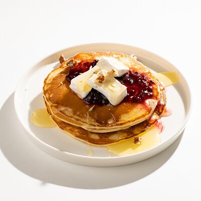 Панкейк с камамбером и джемом в Blinchik по цене 380 ₽