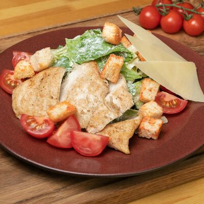 Салат Цезарь с курицей в Мясной ресторан Just Meat по цене 370 ₽