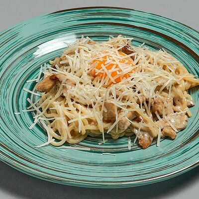 Паста с курицей в Хука Lounge по цене 650 ₽