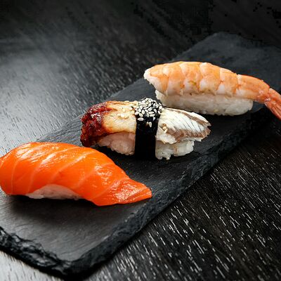 Суши в Loca Pizza по цене 150 ₽