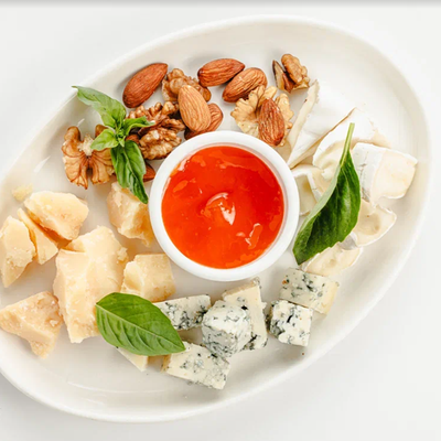 Ассорти европейских сыров в Причал по цене 1250 ₽