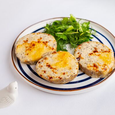 Печеный картофель под трюфельным соусом и пармезаном в Leto по цене 380 ₽