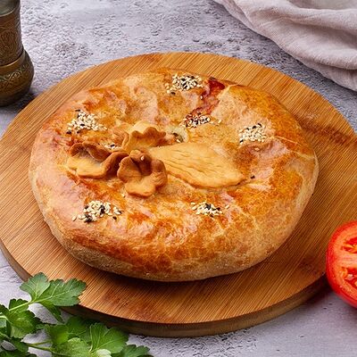 Пирог с бараниной и луком в Пекарня Кулинария Пиццерия ОБОЖАЮТВСЕ! по цене 1199 ₽